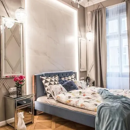 Urban Dali Apartment